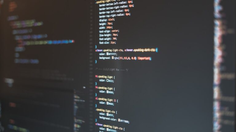 Jak AI przyspiesza tworzenie oprogramowania i kodowania? Photo "How does AI accelerate software development and coding?"