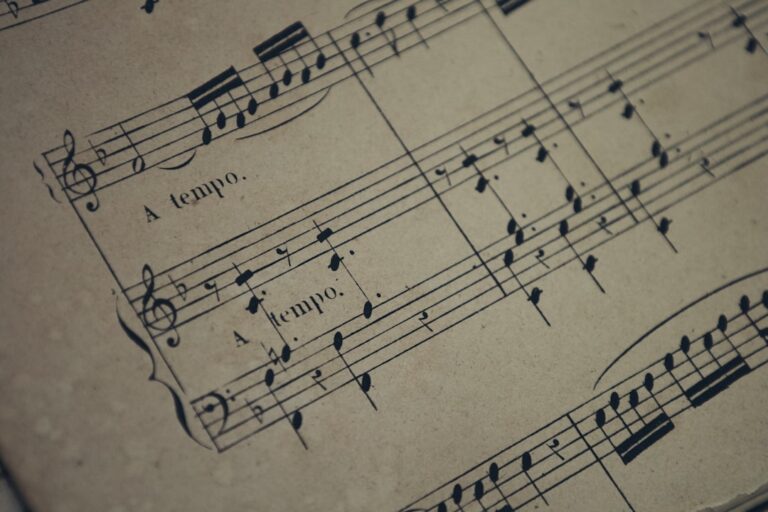 Jak za pomocą AI tworzyć muzykę i efekty dźwiękowe? Photo AI music composition